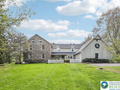 3811 Lilac Rd
