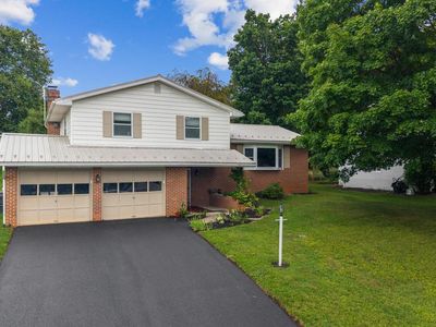 638 Berkshire Dr