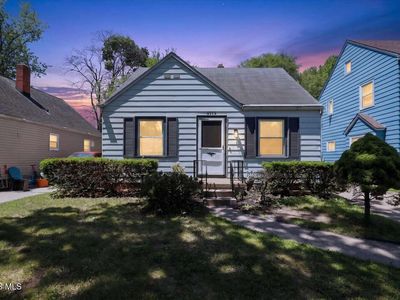 3713 Roanoke Rd
