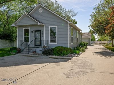 1410 Hawthorne Ln