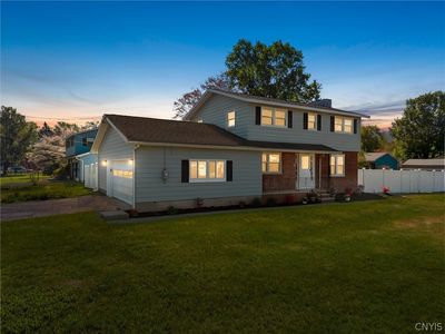 Property at 7586 Daphne Dr, North Syracuse, NY