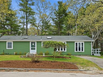 94 Edgewater Dr