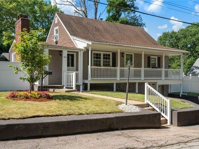 9 Rebecca St
