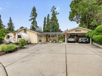 70 Fair Oaks Dr