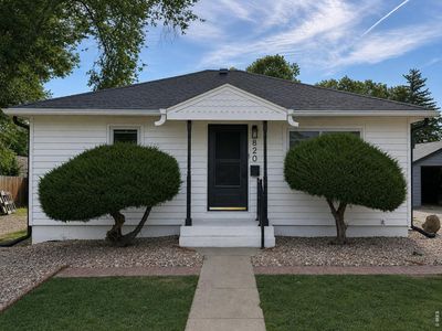 820 Vivian St