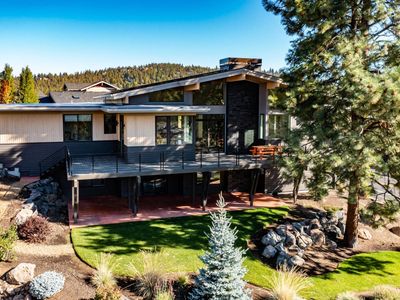 2083 NW Lemhi Pass Dr