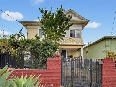 1107 S Mariposa Ave