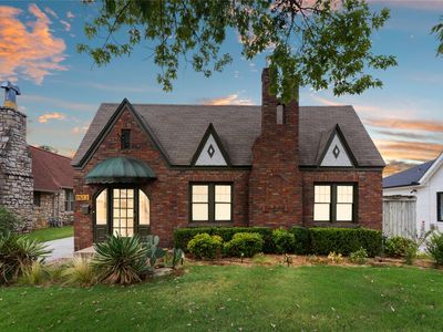 1512 S Gary Pl