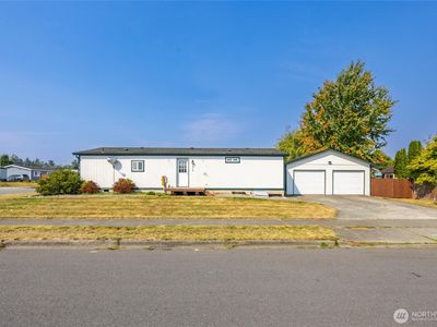 1810 N 33rd Place