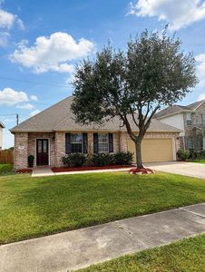 Property at 303 Lake Line Dr, Alvin, TX