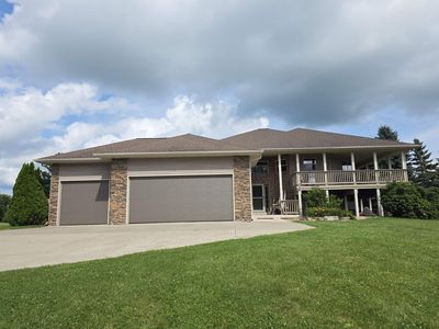 2306 Surrey Ln