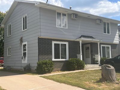 Property at 6 Cardinal Ct, Newton, IA