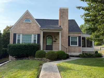 27 Hawthorn Rd