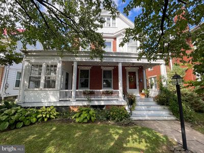 557 Nelson St