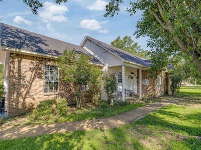 305 Bayou Oaks Dr