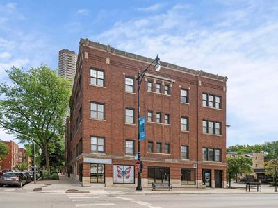 735 W Waveland Ave #3
