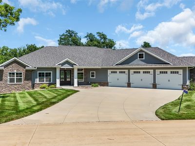 2611 Diamondwood Dr