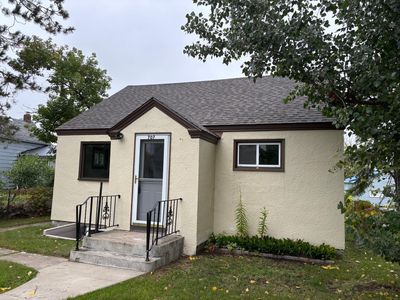 707 3rd St SE