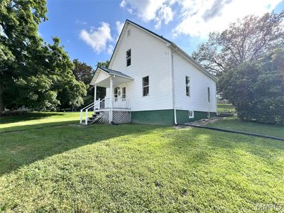 Property at 1306 Vandalia Rd, Hillsboro, IL