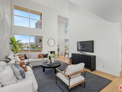 1271 Granville Ave APT 401
