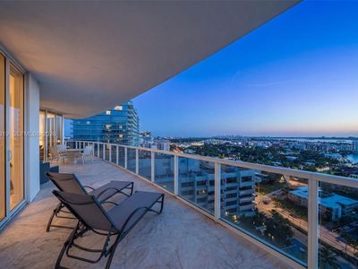 10225 Collins Ave APT 2004