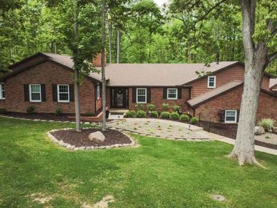 3010 Parkwood Dr