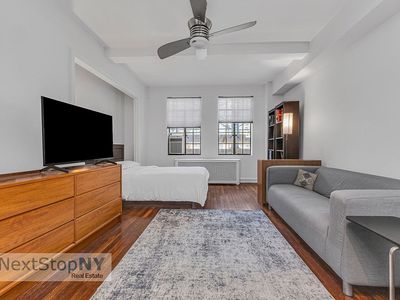 320 E 42nd St APT 1315