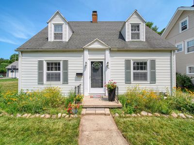 716 Woodfield Dr