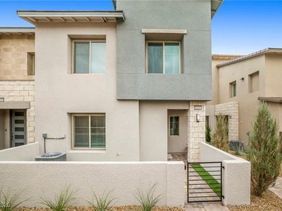 600 N Carriage Hill Dr #1045