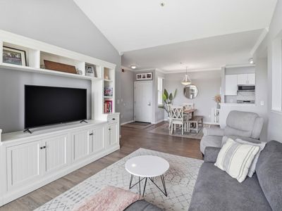 1982 W Bayshore Rd APT 237