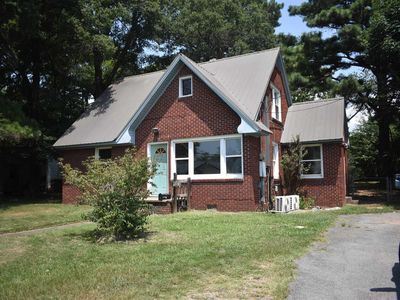 1506 E Moore Ave