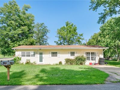 5 S Pollard Ave