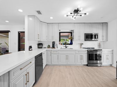 2601 NE 8th Court