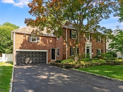4 Marquette Rd