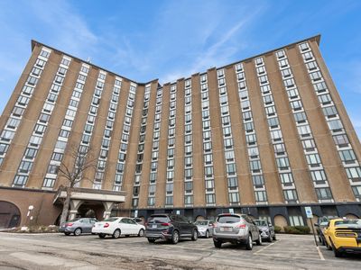 1 Renaissance Pl Unit 717