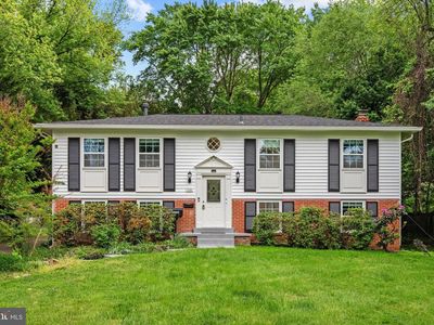 318 Lawyers Rd NW