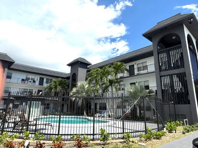 1100 NE 9TH Avenue #202