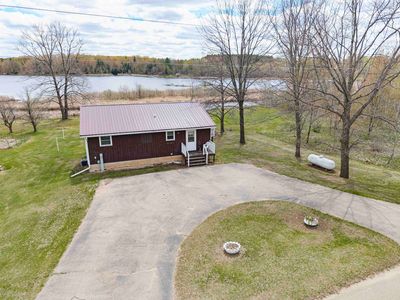 321 Lake Dr