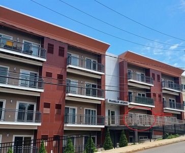 10 Franklin Ave APT 204