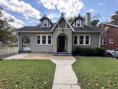 1300 Greenwood Ave