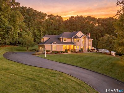 16 Mountaincrest Drive