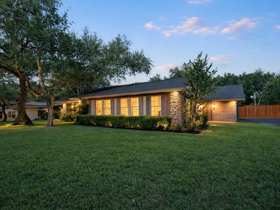 9105 Balcones Club Dr