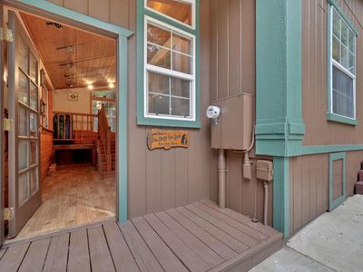 27395 Chaparral Dr W