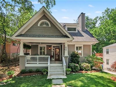 827 Highland Ter NE