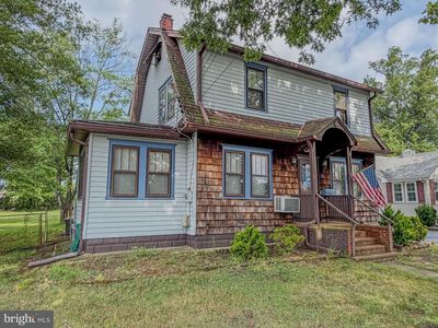 84 Evelyn Ave