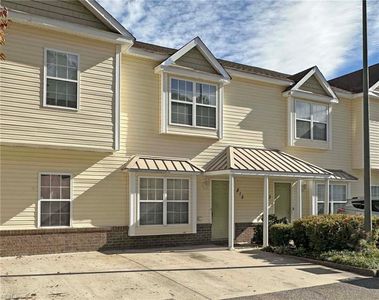 Property at 815 Skelton Way, Newport News, VA