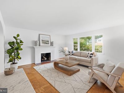 7526 June St