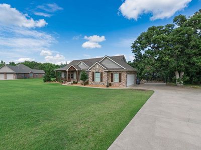 19295 Abigail Dr