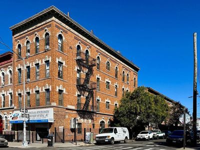 83 Irving Ave APT 7