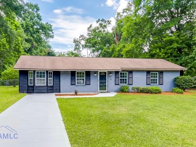5 Dogwood St
